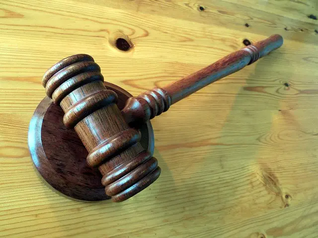 lawyer-attorney-law-judge-640x480-73224052.jpeg