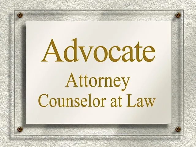 lawyer-attorney-law-judge-640x480-79909486.jpeg