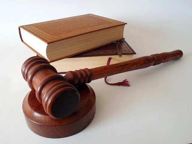 lawyer-attorney-law-judge-640x480-69559871.jpeg